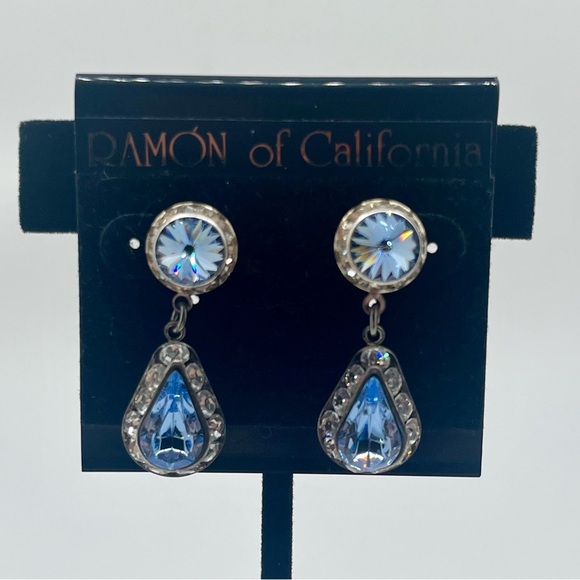 Ramón of California Blue Crystal dangle Earrings - Picture 2 of 7